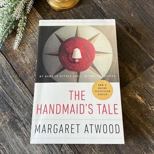 📚 4/$20 NOVEL The Handmaid’s Tale by Margaret Atwood 🌟HOST PICK!🌟